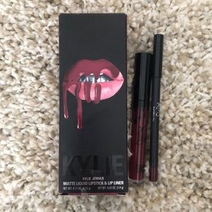 Kylie Hollyberry lipkit